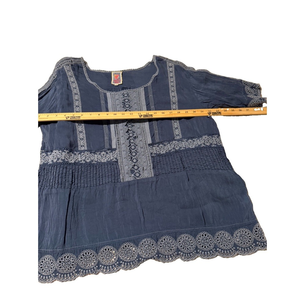 Johnny Was Manchenho Tunic Top XL Blue Embroidered Eyelet Cupro Rayon Boho - Picture 5 of 11